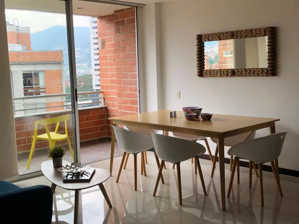 Cozy quiet apartment close to La Frontera Envigado
