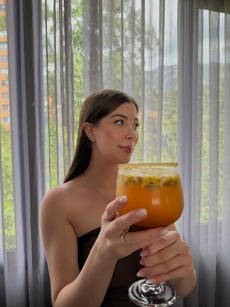 Creadora de Contenido Colombiana — Narrativa de Marca para Startup de Bebidas Limpias (Remoto) - 2