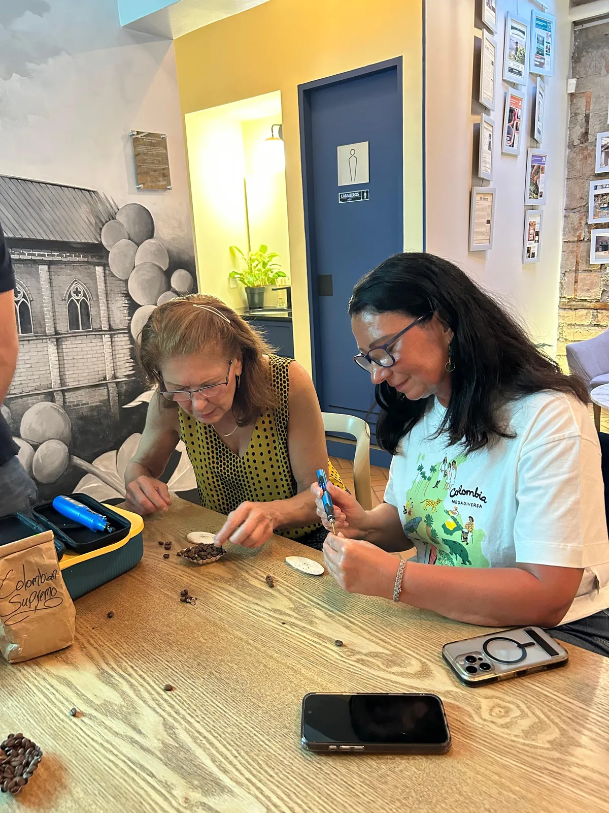 ✨*CREA TU PROPIA EXPERIENCIA DE JOYERÍA DE CAFÉ EN MEDELLÍN* ✨ - 2