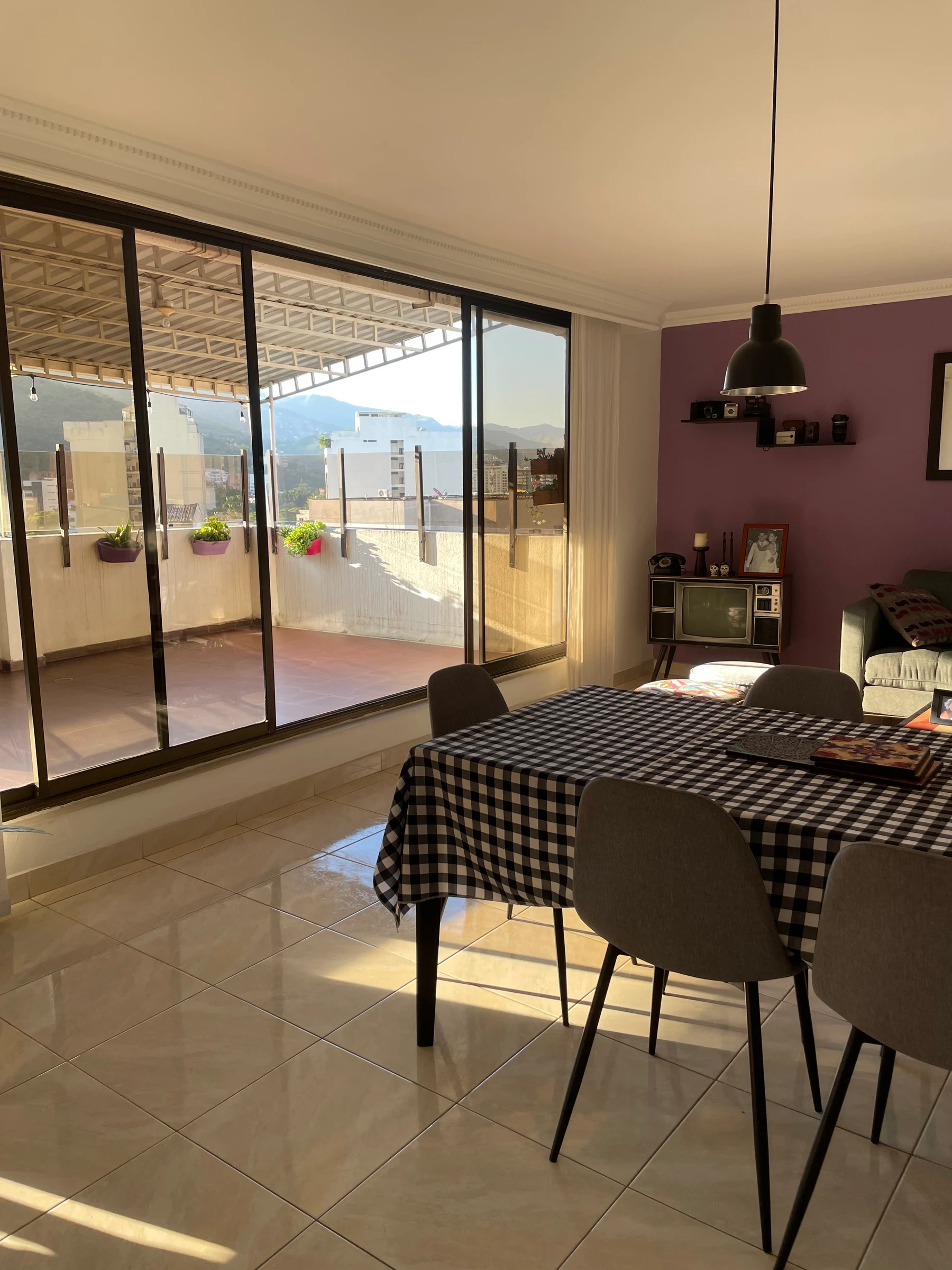 Apartamento en Versalles, Cali - 154 m², 1 recámara, 3 baños, terraza amplia - 2