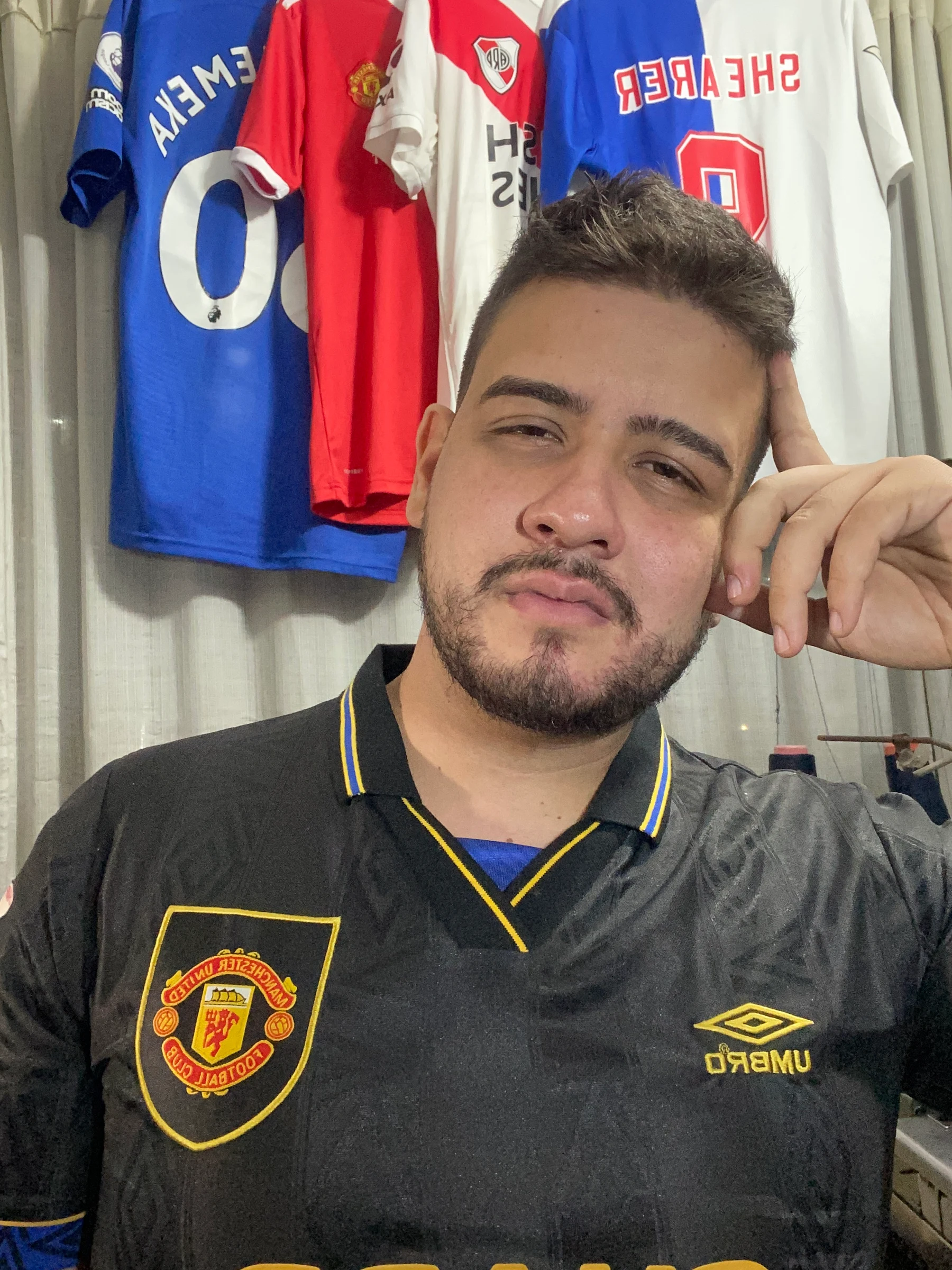 COMMUNITY MANAGER - 2